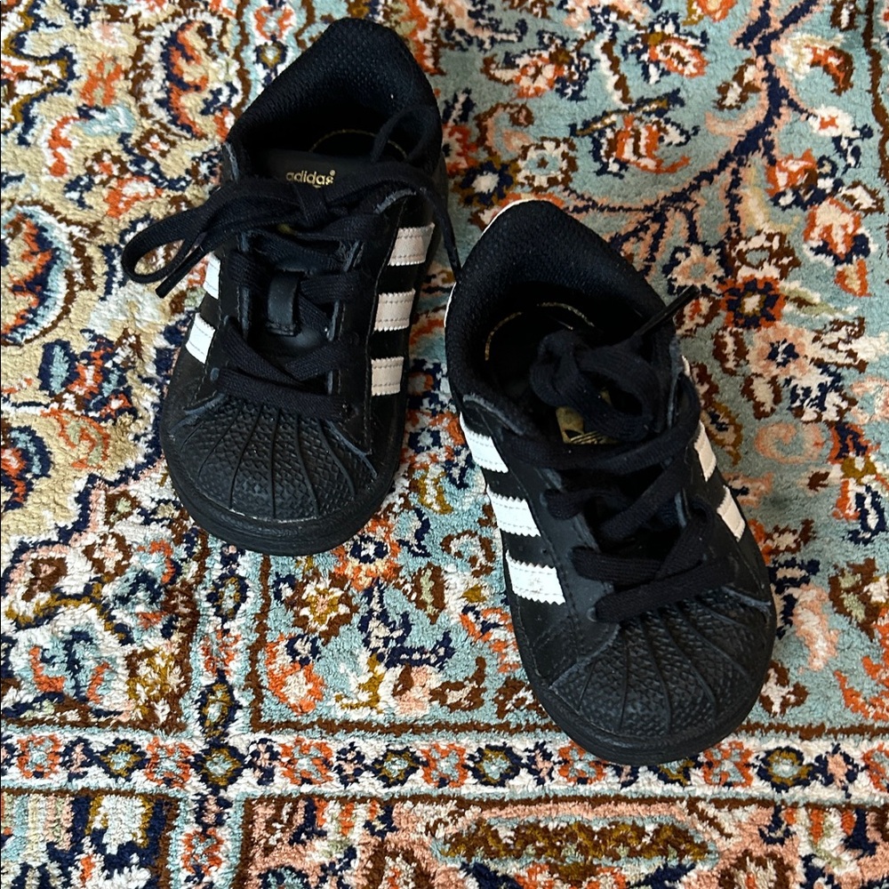 Black Adidas Superstar Toddler shoes with Ortholite insoles size 5k